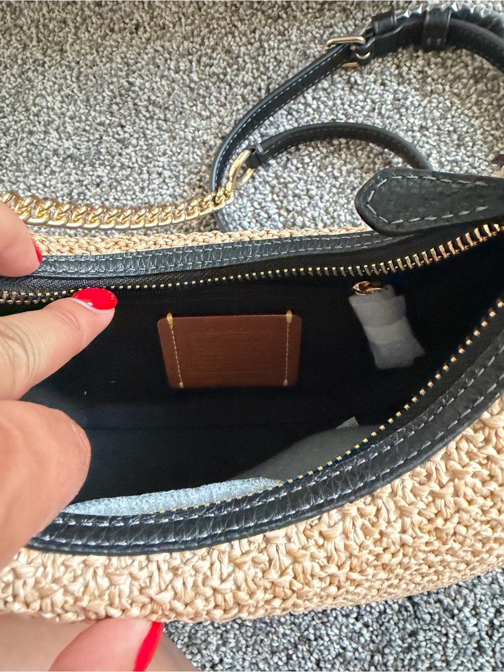 Authentic Brand New Coach Carmen Mini Crossbody Bag (Box & Dust Bag Inculed) - Picture 4 of 10
